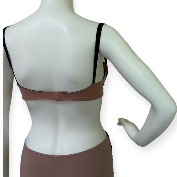 Vintag Moschino Rose & Black Lace Unwire Bra Set with Gilded Gold "Heart" Accent - Picture 4 of 10